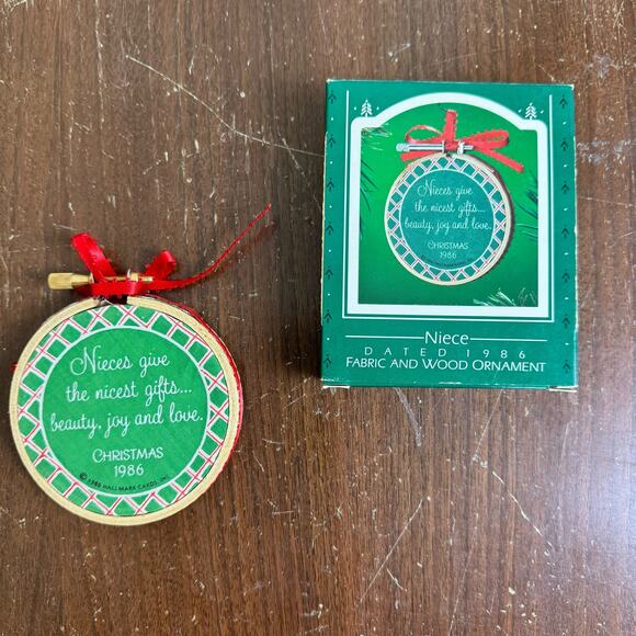 Hallmark Keepsake Ornament 1986 Niece Cat embroidery hoop VINTAGE ornament - Picture 3 of 3